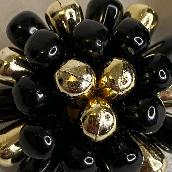 Cluster Earrings Black And Gold Bursts Clip Ons Lightweight - Picture 5 of 9